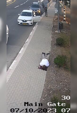 Hamas Militant Execute A Man Running For His Life