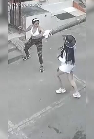 Girl Loses Her Eye In Quick Knife Fight