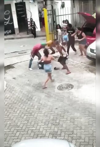 Knifed To Death In Quick Street Fight