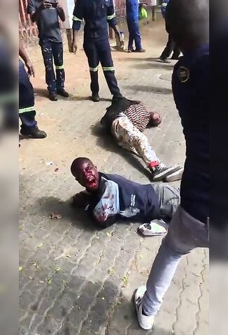 Armed Robbers Caught And Beaten In The Street