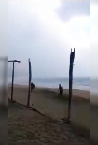Lightning Kills Two On Mexican Tourist Beach