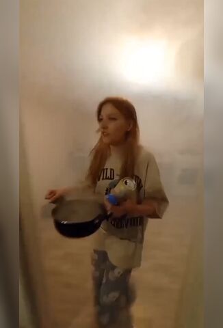 Girl Throws Pot Of Boiling Water Over Her Boyfriend