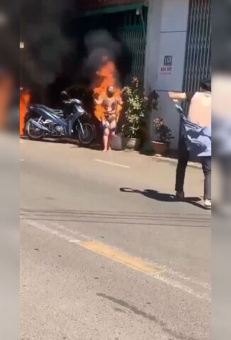 Two Motorcyclists Burn Alive After Crashing