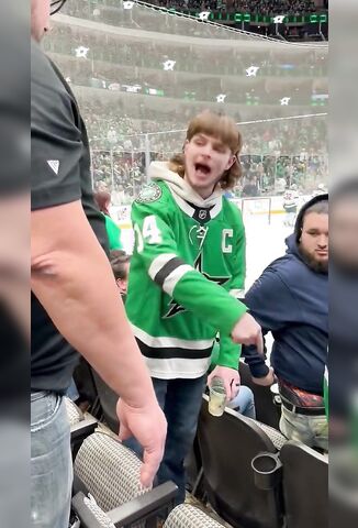 Loudmouth At The Hockey Game Gets Pwned