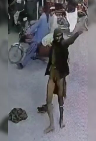 Crazed Pakistani Cuts Off His Penis In The Street And Throws It