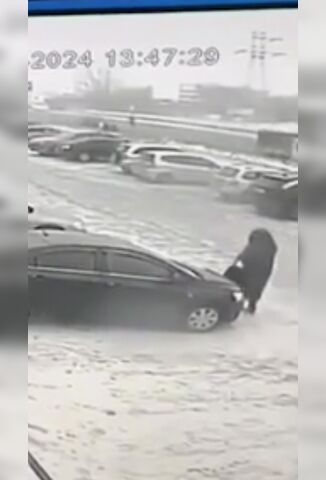 Entire Roof Lands On Womans Car As She Arrives Back From Shopping Trip