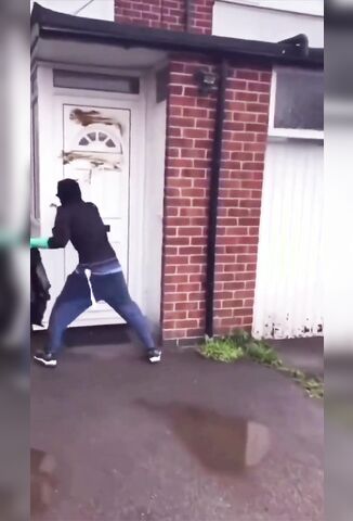 Pissed Off Pikeys Rub Shit All Over Someone's House