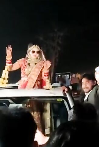 Celebrating An Indian Wedding At The Side Of The Road Is A Very Bad Idea