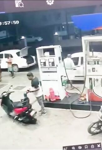 Man Sets Himself On Fire At The Gas Station In Thrissur India