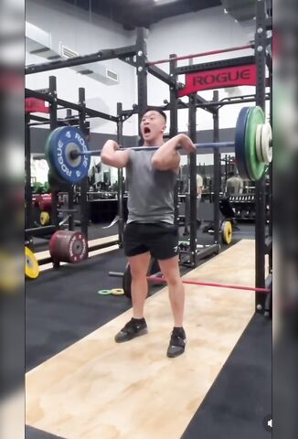 Weightlifter Becomes A Cripple After The Weight Snaps His Back