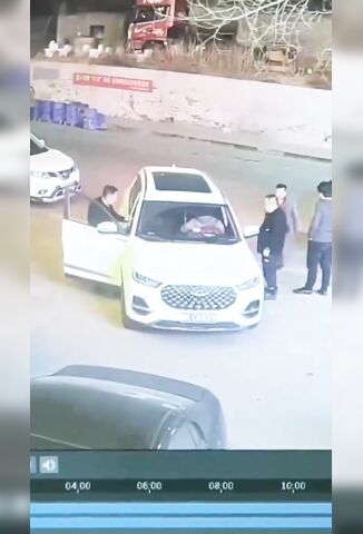 Crazed Husband Stabs His Wife Multiple Times Sitting In The Car
