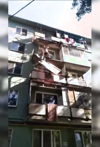 Russian Man Refuses To Fix His Balcony