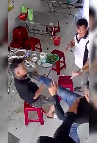 Brutal Head Kick Knockout On Smaller Chinese Kid After Argument