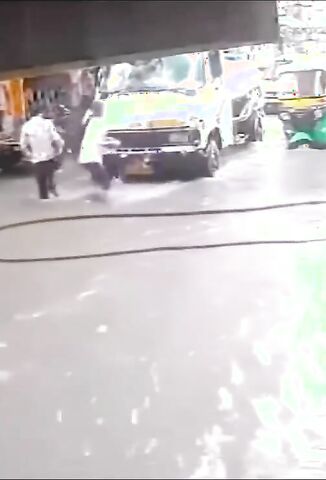 Truck Driver Has Enough Of Man Trying To Smash His Windshield