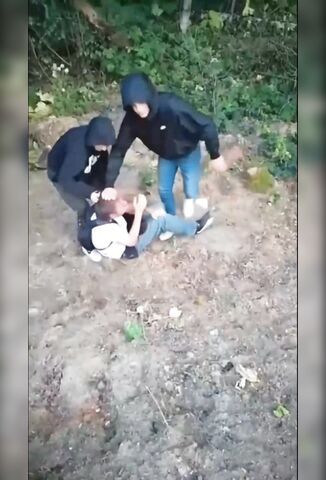 Guy Caught Selling Drugs Beaten By Rival Drug Dealers