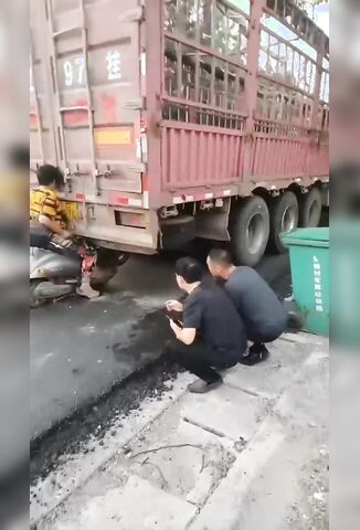 Scooter Girl Slammed Into The Back Of A Truck Is Still Alive