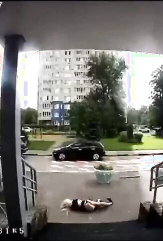 Russian Girl Jumps To Her Death From High Rise Screaming