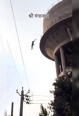 Man Jumps To His Death From A Tall Water Tower In India