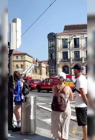 Mans Head Ripped off When He Jumps From Second Story With A Noose Around His Neck