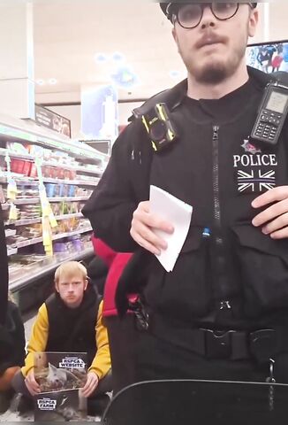 Disabled Customer Stopped Going Down Meat Isle By UK Police Because There's Protesters Sitting In It