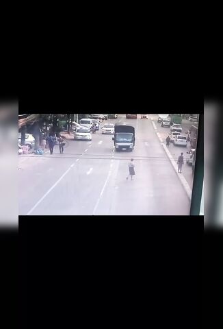 Man Crosses The Road To Blow Another Mans Head Off