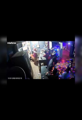 Bar Girl Gets A Bar Stall Smashed Into her Head By Angry Customer