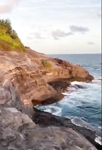 Man Dies During Cliff Jumping Stunt For Internet Likes At Spitting Cave