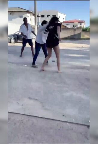 Fight Ends Quickly When Girl Pulls A Knife From Her Waist Band