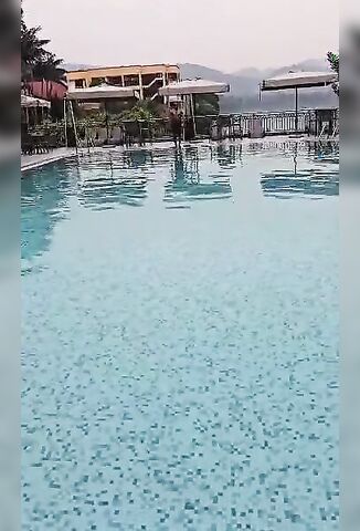 Man Drowns In Hotel Pool Having A Fit As Another Records And Doesn't Help