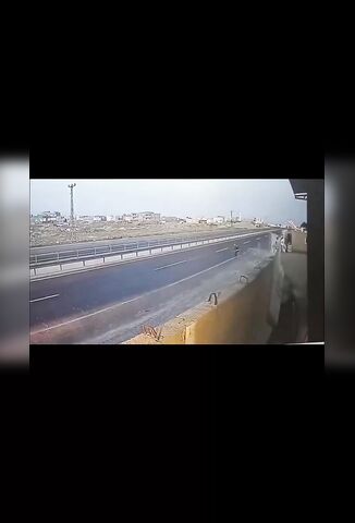 Police Deploying A Stinger Device Fail Miserably To Stop Perp