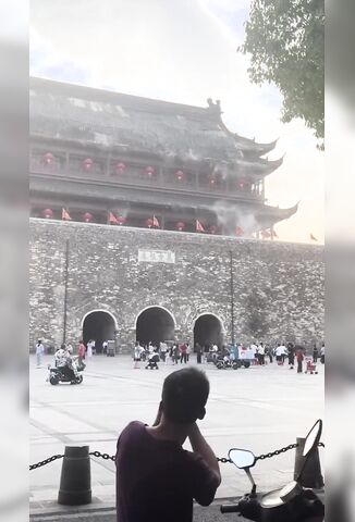 Casually Filming The Tourists Nearly Dying