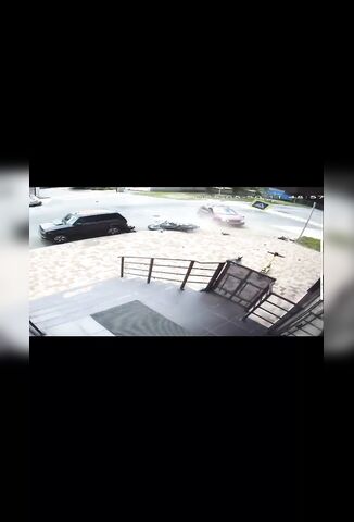 Biker Tries To Overtake At The Wrong Moment