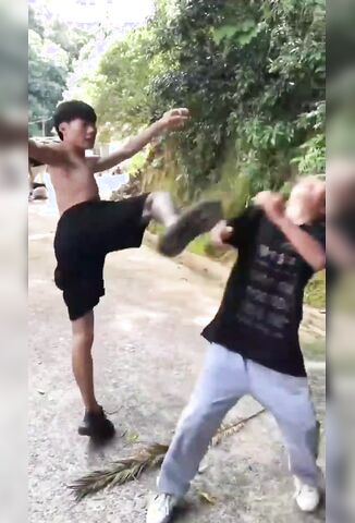 Chinese Bullies Picking On The Little Guys