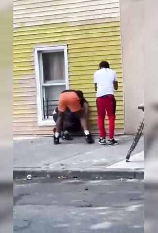 Assault Victim Turns The Tables On Attackers When He Pulls His Gun