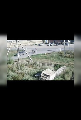 Biker Makes A Fatal Mistake At The Junction