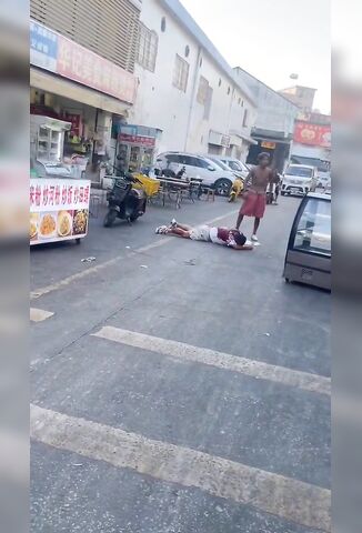Damn Poor Guy Gets Repeatedly Stabbed Nobody Steps In