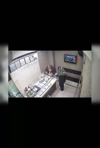 Female Who Lost Her Savings In The Crypto Market Tries To Rob A Jewellers