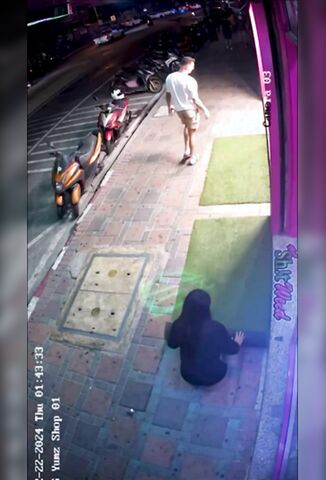 Pervert Gets Knocked Out For Stroking A Girls Ass While Walking Past