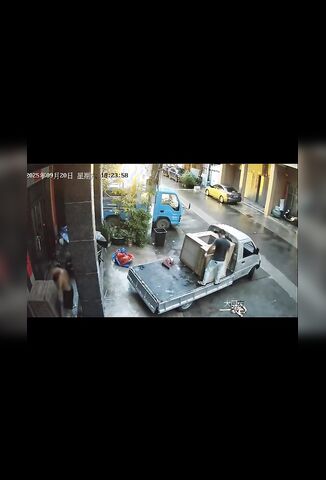 Man Crushed Attempting To Unloading Porcelain Slabs