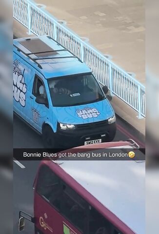 Bonnie Blues Bang Bus Doing The Rounds In London
