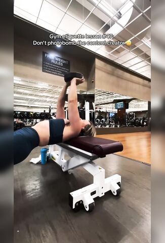 Gymfluencer Gets Pissed At Woman Using The Gym In Her Shot