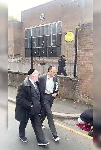 Breaking Now - Man Shot By Police Outside Jewish Synagogue In Manchester UK