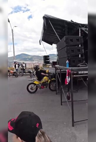 Quick Thinking Leg Lift Saved Him From Decapitation