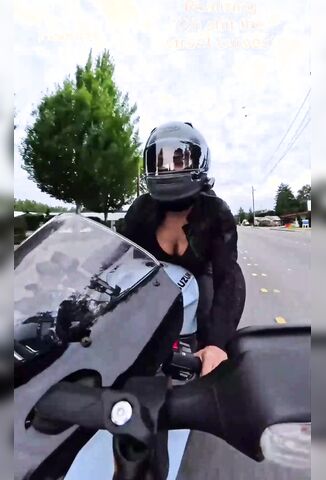 Female Influencer Biker Slut Gets Attention From The Road