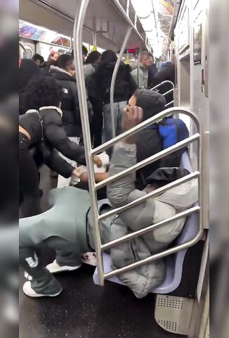 Weird Ass Attack Manoeuvre On The London Underground