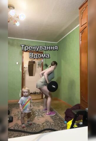 Russian Gymfluencer Making Her Content