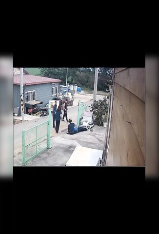 15 Year Old Kills Elderly Neighbor With A Brutal Punch In Front OF His Wife