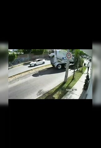 Cement Truck Driver Didn't Get On With His Work Colleague