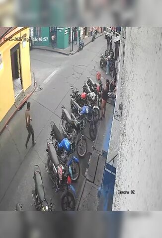 Man Walks Up To A Girl And Shoots Her Multiple Times