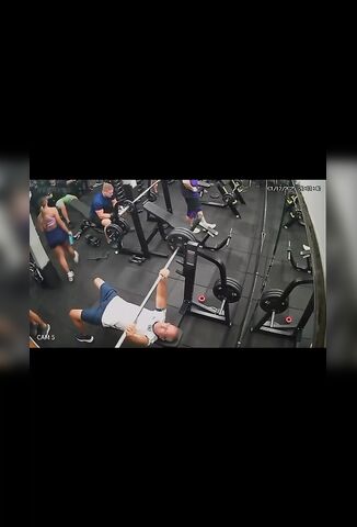 Man Using Suicide Grip On 80kg Bench Press Dies When It Slips From His Hands